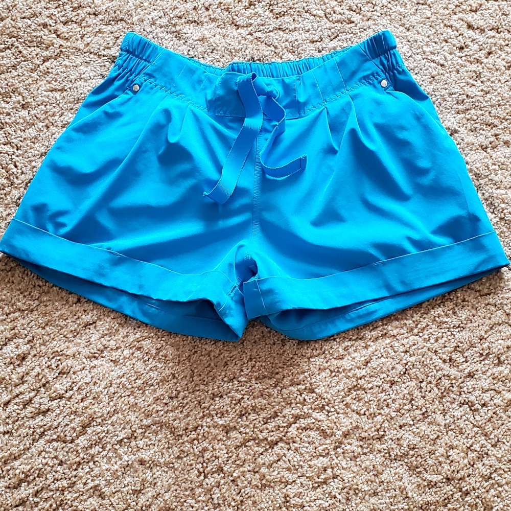 Lululemon Auqua Cuffed Shorts
